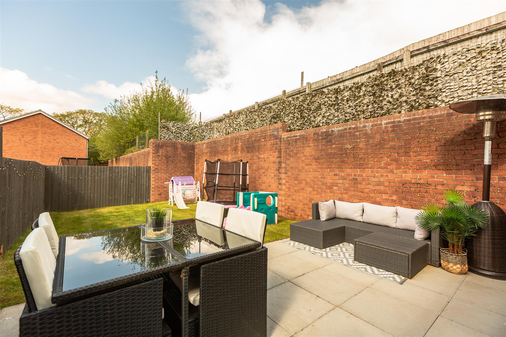 Tal Y Fro, Pontardawe, Swansea, SA8 4NZ